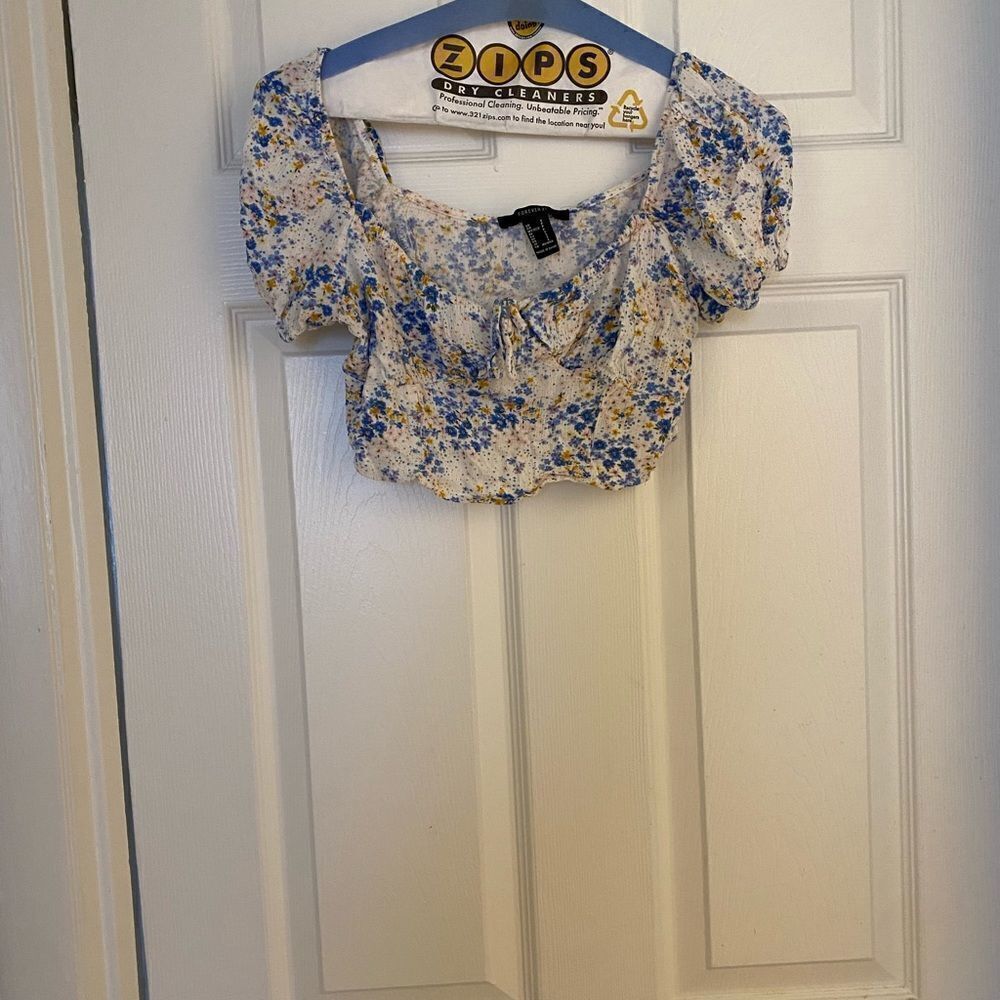 Crop top - Picture 2 of 2